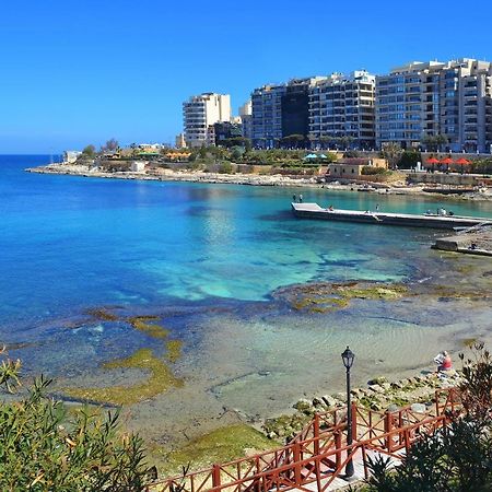 Picturesque Sliema Pad Steps From The Seafront Apartamento Exterior foto