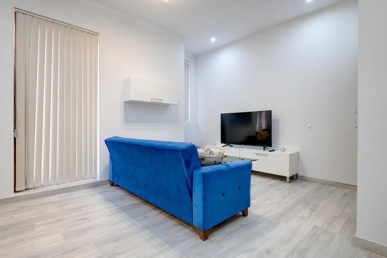 Picturesque Sliema Pad Steps From The Seafront Apartamento Exterior foto