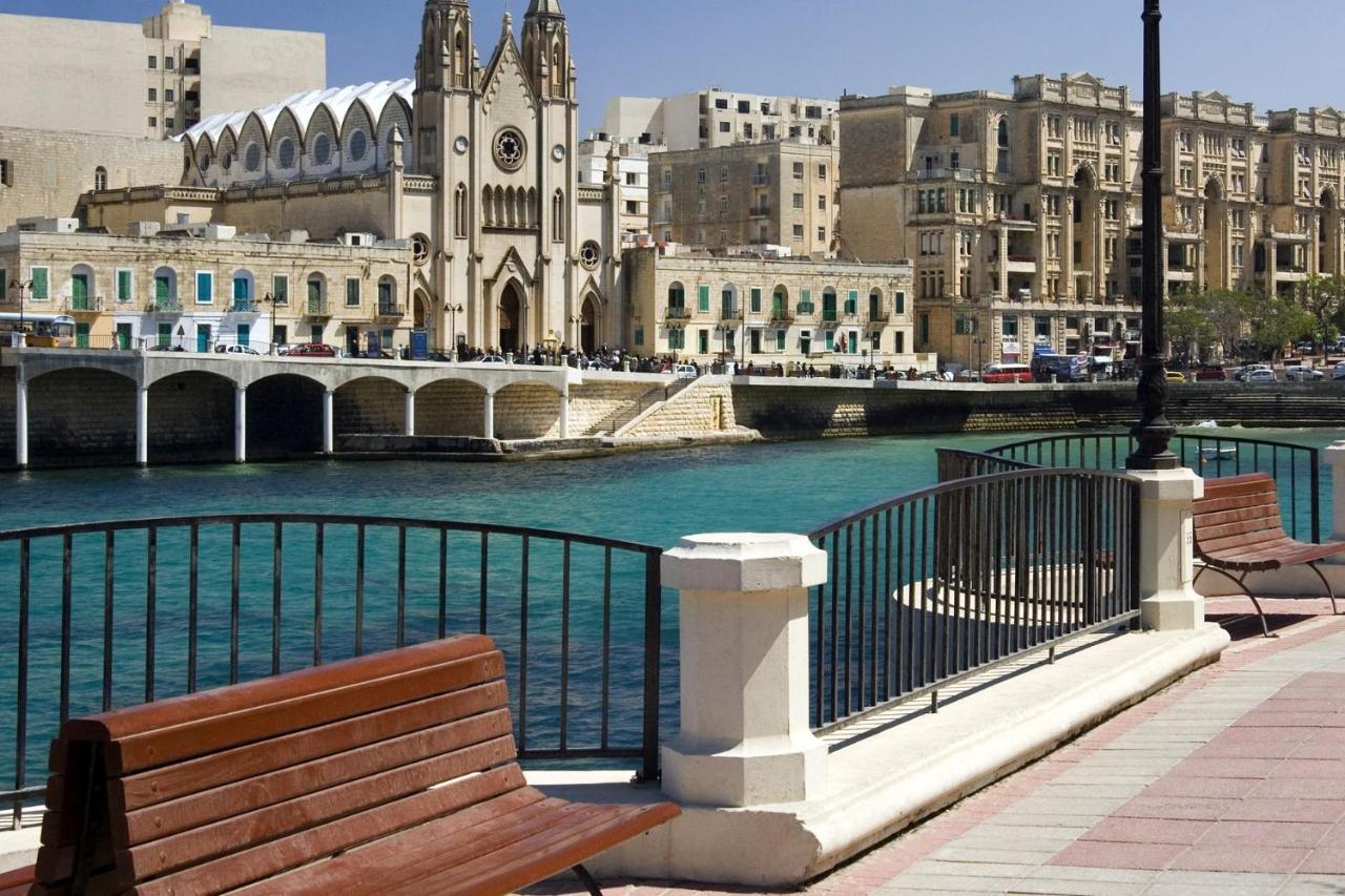 Picturesque Sliema Pad Steps From The Seafront Apartamento Exterior foto
